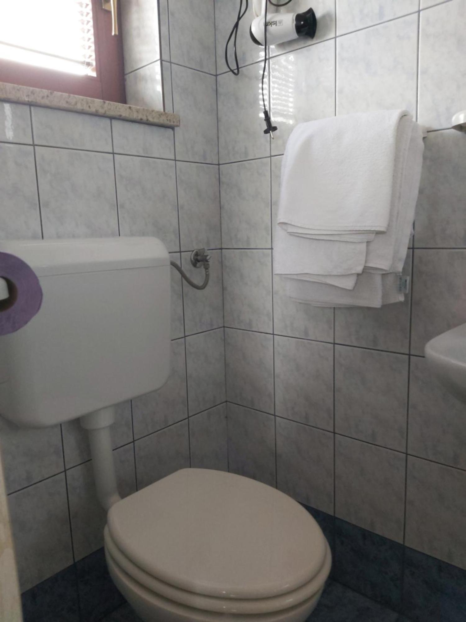 Rooms Zagon Постойна Екстер'єр фото