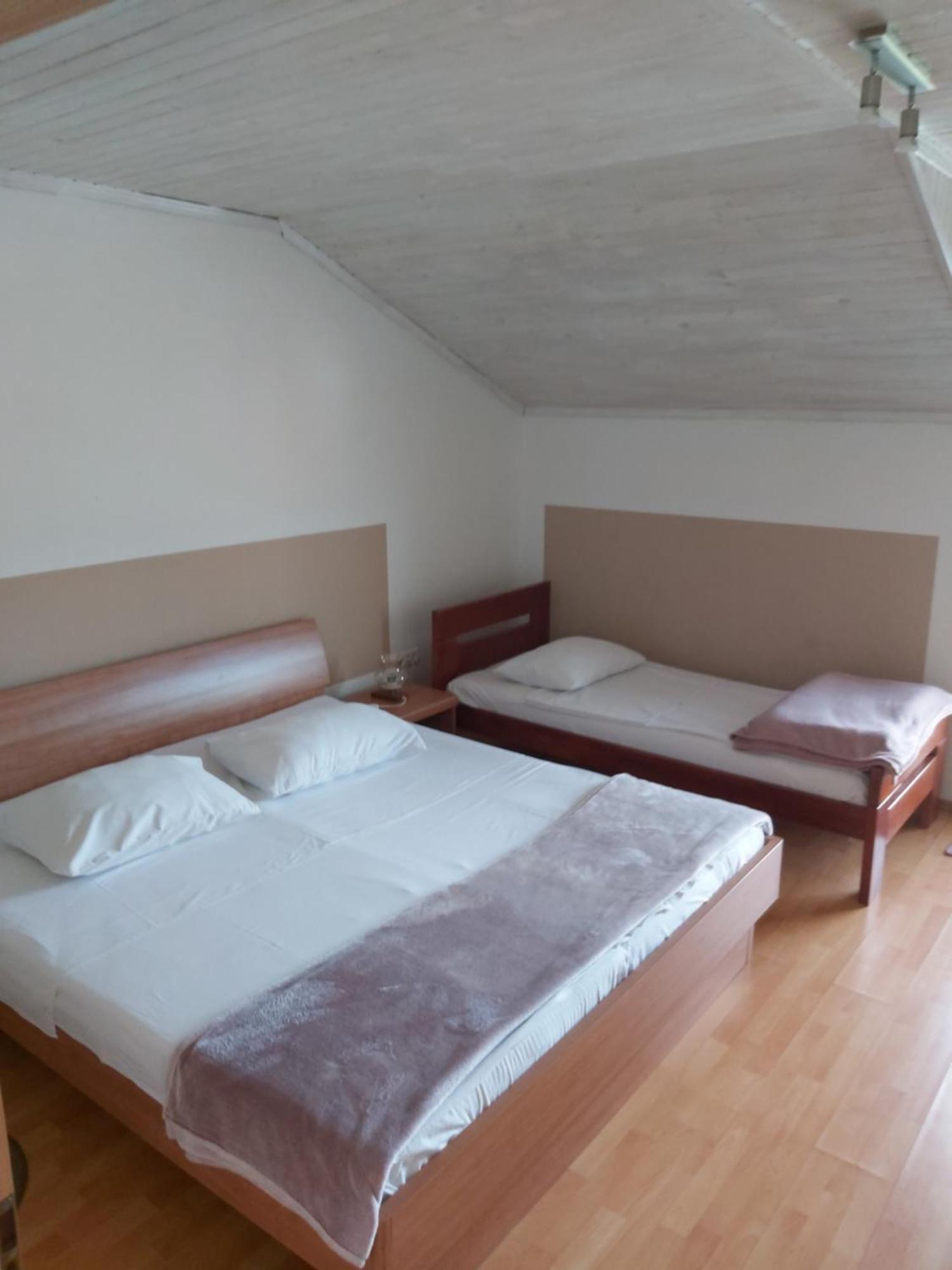Rooms Zagon Постойна Екстер'єр фото