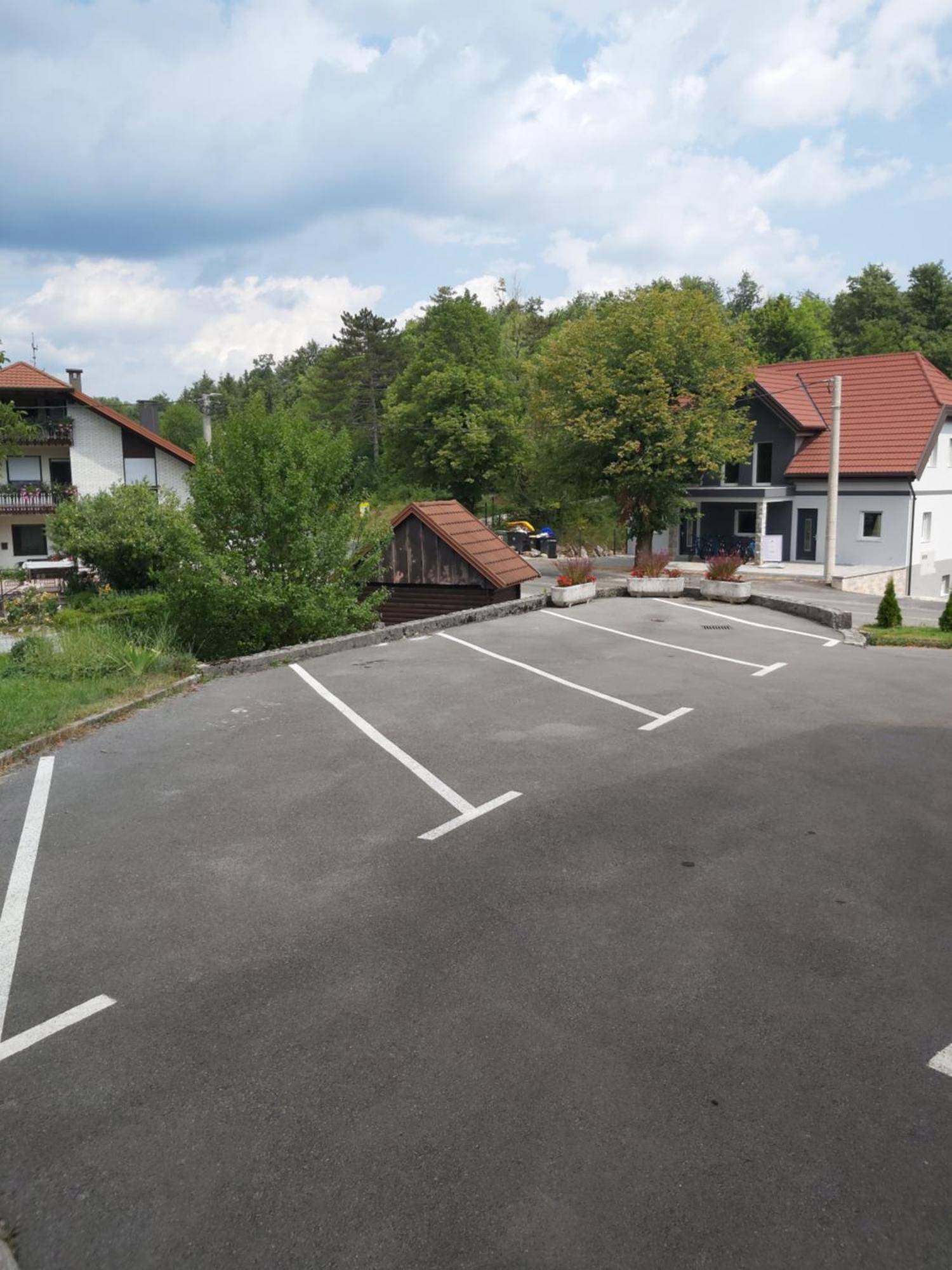 Rooms Zagon Постойна Екстер'єр фото